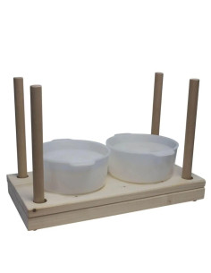 Дерев'яний прес для сиру